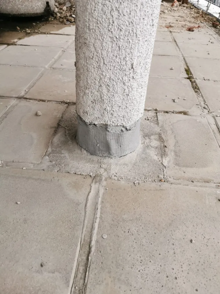 Ograđena zgrada u Vukovarskoj: Pogledajte u kakvom stanju su stupovi na krovu!