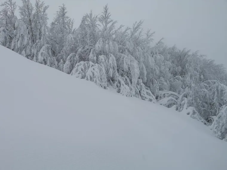 Oprez ako idete u planine! &Scaron;estorica planinara izgubila se u snježnoj mećavi