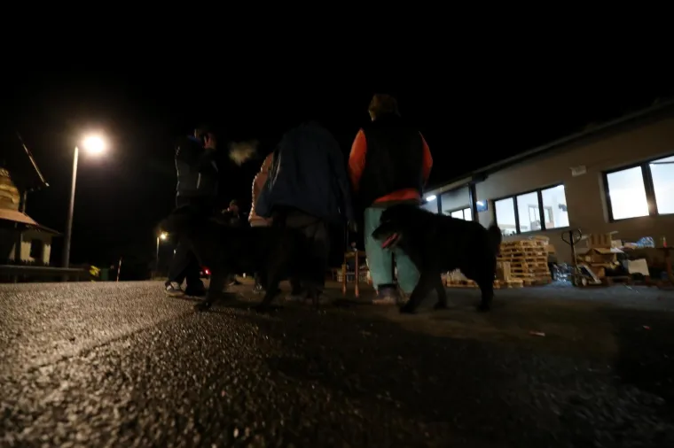 Novi jaki potres napravio nove &scaron;tete u Petrinji, stanovnici u strahu iza&scaron;li na ulice!