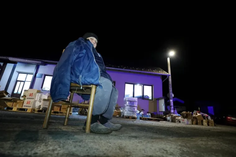 Novi jaki potres napravio nove &scaron;tete u Petrinji, stanovnici u strahu iza&scaron;li na ulice!