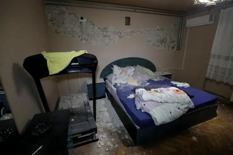 Novi jaki potres napravio nove &scaron;tete u Petrinji, stanovnici u strahu iza&scaron;li na ulice!