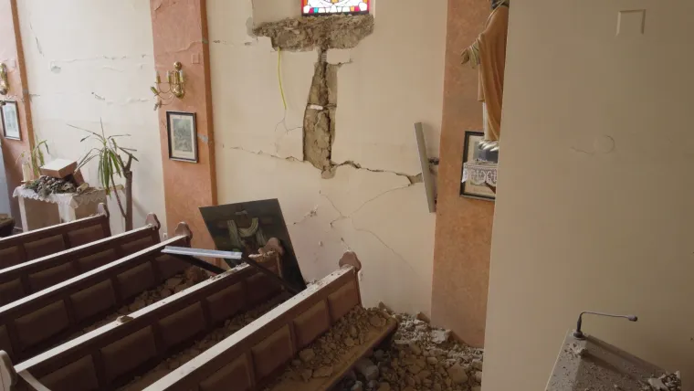 Tužne slike uni&scaron;tene crkve u Kravarskom