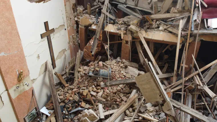 Tužne slike uni&scaron;tene crkve u Kravarskom