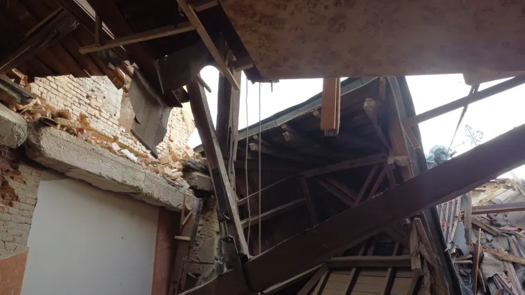 Tužne slike uni&scaron;tene crkve u Kravarskom