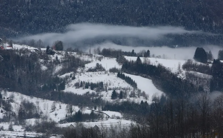 Snježni pokrivač zabijelio je Gorski kotar, skija&scaron;i okupirali Platak