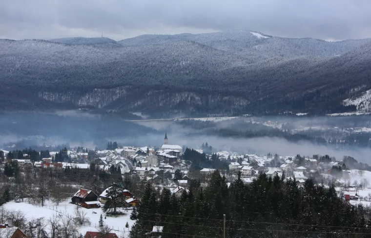 Snježni pokrivač zabijelio je Gorski kotar, skija&scaron;i okupirali Platak