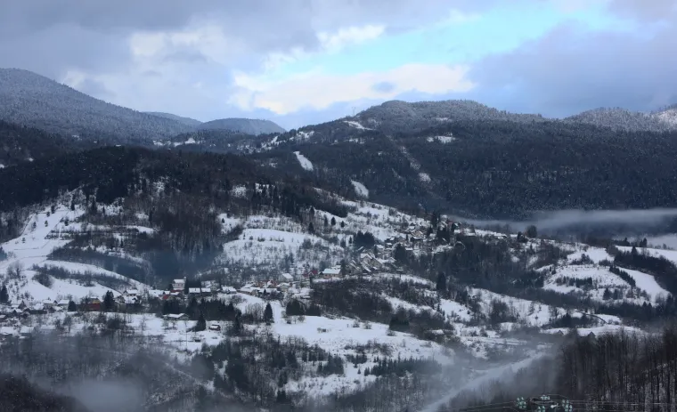 Snježni pokrivač zabijelio je Gorski kotar, skija&scaron;i okupirali Platak