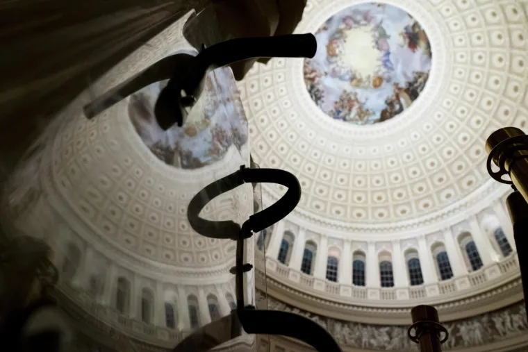 Policajci i zastupnici čiste Kongres nakon nasilng napada Trumpovih prista&scaron;a