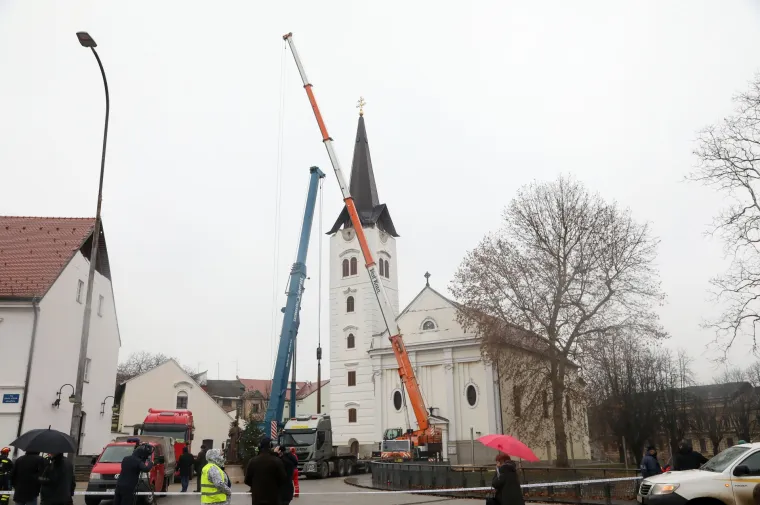 Kreću pripreme za ru&scaron;enje tornja sisačke katedrale