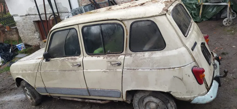 Kuća mu se u Petrinji uru&scaron;ila, ali 'mali div' uspio preživjeti! Postat će simbol Grada, kao osječki fićo