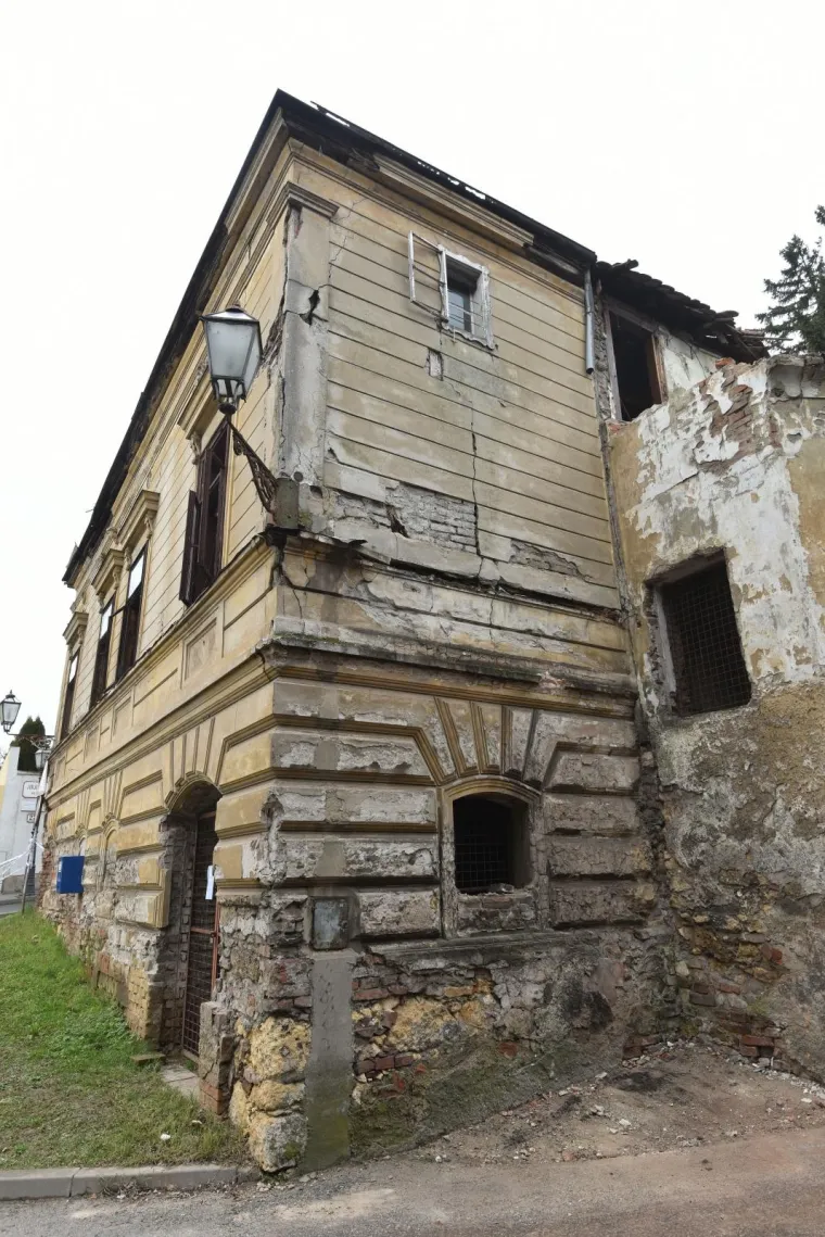 Ru&scaron;i se kuća Mlinarich, jedna od najstarijih kuća u Zagrebu