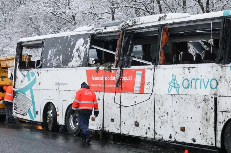 Autobus sletio s autoceste kod Jastrebarskog