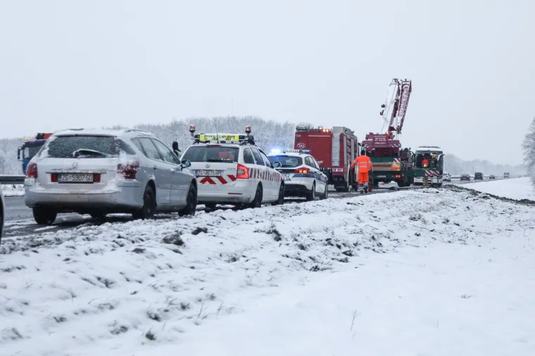Autobus sletio s autoceste kod Jastrebarskog