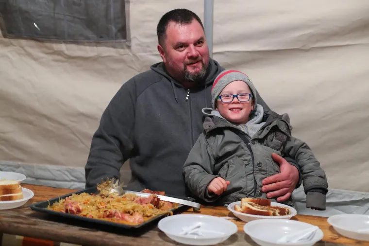 'Mali kuhar' iz Petrinje. Bartol (4): 'U vrtiću imam prijatelje, ali sru&scaron;io se. Obožavam kuhati'