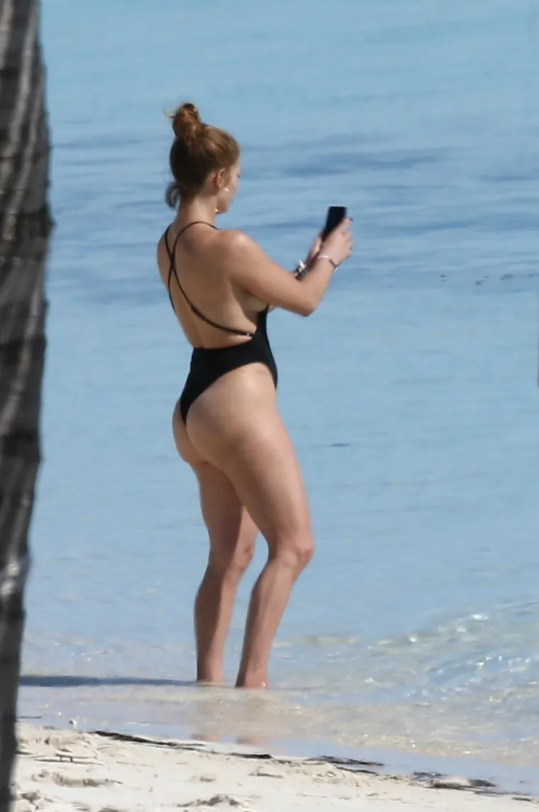 J.LO U EPIZODI INSTAGRAM VS. STVARNOST: Fotošopirala se do savršenosti, a paparazzo fotke pričaju drugu priču