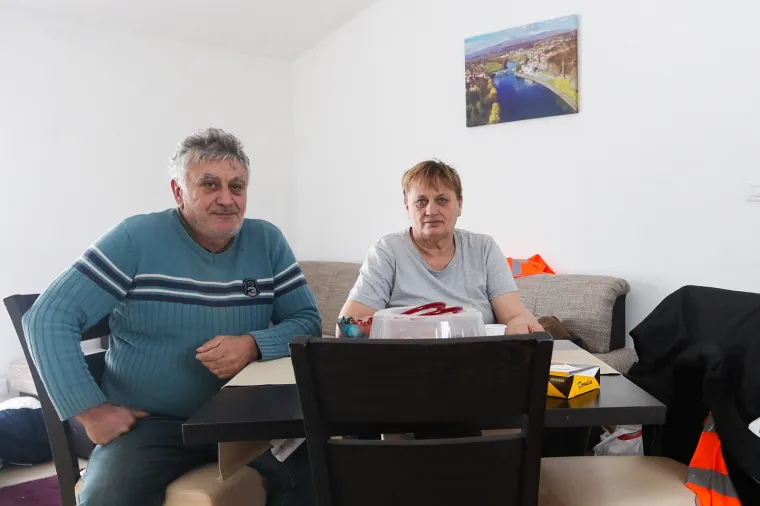 Ovo je kuća koju su Triljani i prijatelji izgradili za obitelj Suknaić u Majskim Poljanama