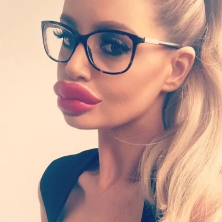 Ovisnici o plastici očito se vode idejom - 'vi&scaron;e je vi&scaron;e'