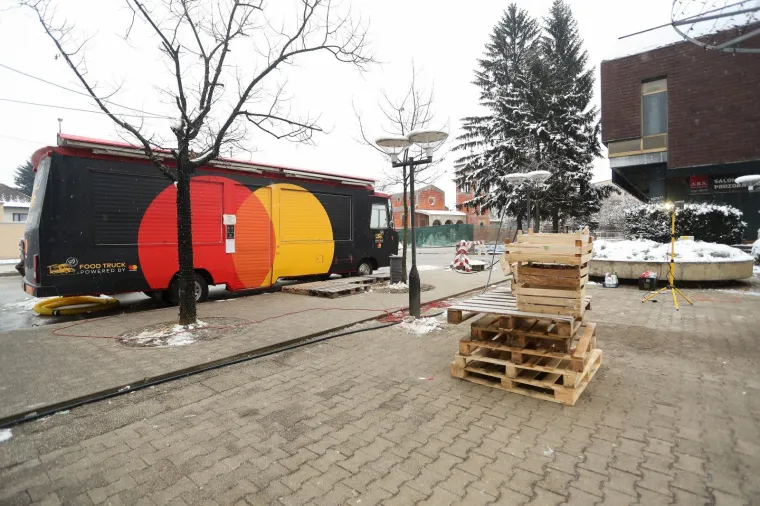 Kuhari volonteri nakon 14 dana prestali kuhati za stradale u potresu