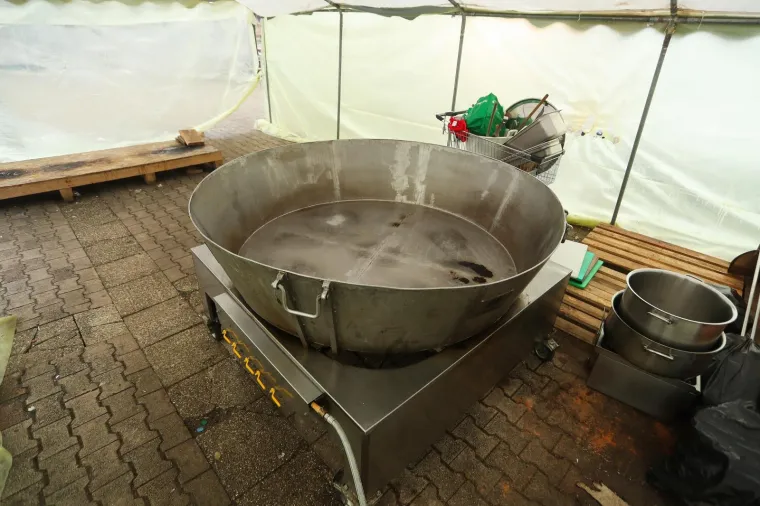 Kuhari volonteri nakon 14 dana prestali kuhati za stradale u potresu