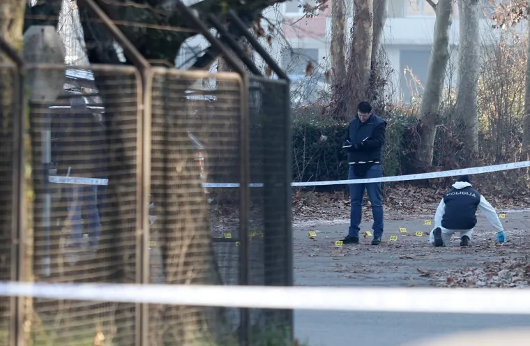 Policija je na mjestu napada na zagrebačkom Žitnjaku: Mu&scaron;karac i žena upucani nakon &scaron;to su iza&scaron;li iz auta!