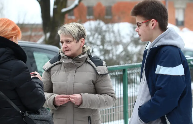 Obitelj Likević nakon potresa dobila mobilnu kućicu od Caritasa: 'Bojimo se računa za grijanje'