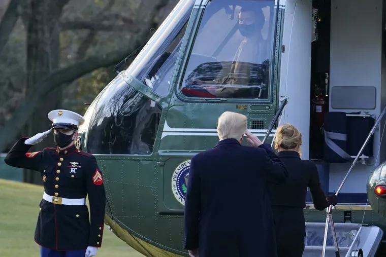 Baj baj Donald! Pogledajte kako su Trump i Melania napustili Bijelu kuću: 'Doviđenja, vratit ćemo se!'