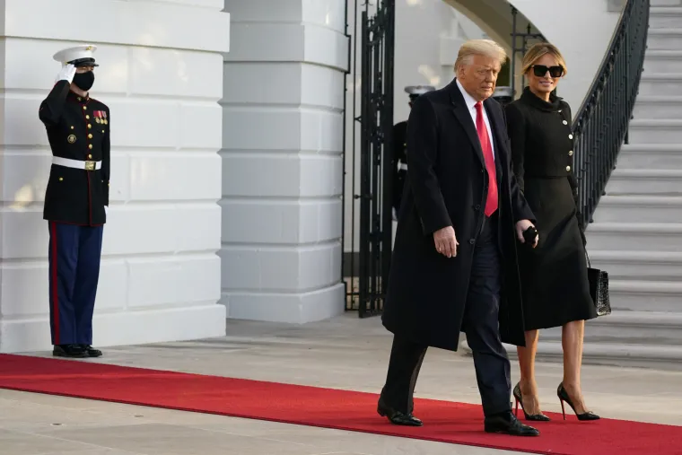 Baj baj Donald! Pogledajte kako su Trump i Melania napustili Bijelu kuću: 'Doviđenja, vratit ćemo se!'