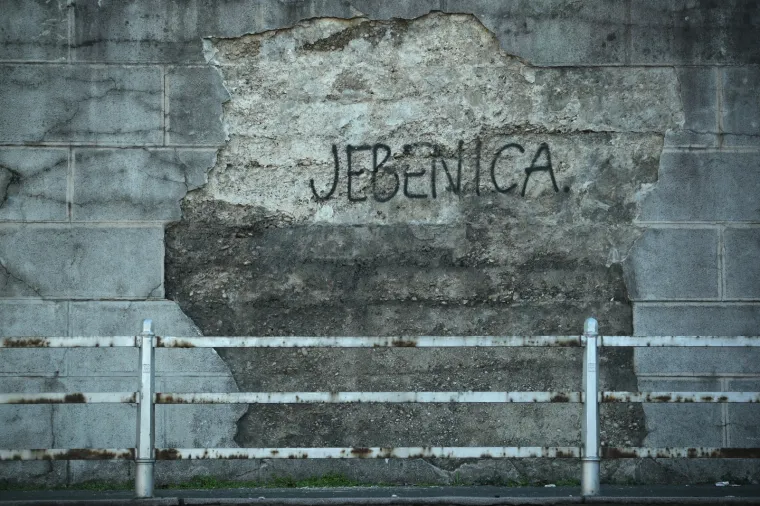 Koliko je siguran jedan od najprometnijih podvožnjaka u Zagrebu?! Pogledajte ova brojna o&scaron;tećenja