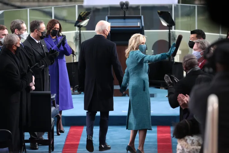Mediji pišu kako modni odabir Jill Biden označava "novi početak". Ona je ovim potezom pokazala kako će podržavati manje poznate američke dizajnere. Foto: Profimedia
