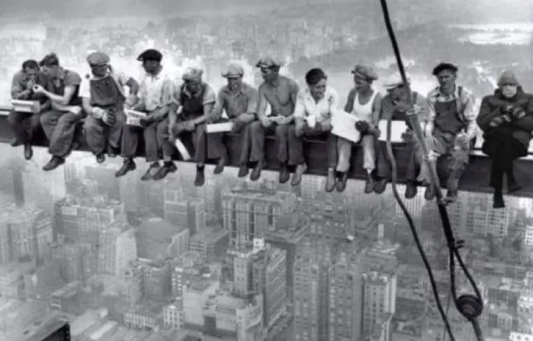 Nije Grumpy Cat, već je Grumpy Bernie: Izgleda da je ovaj političar postao 'meme' inauguracije