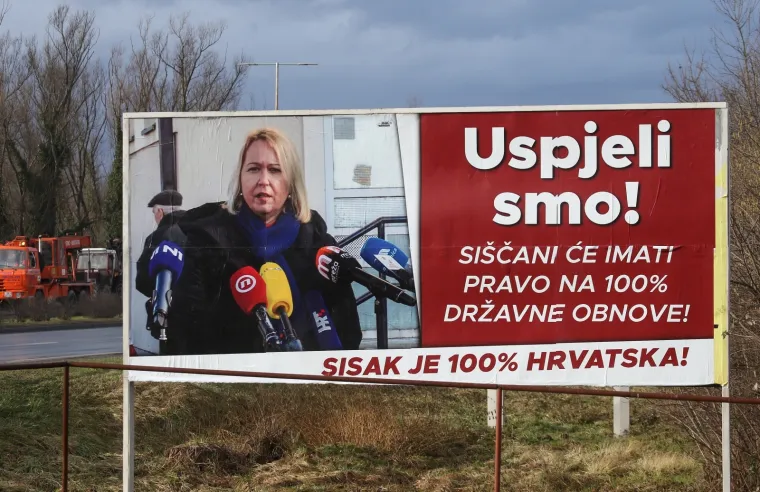 Sisak i okolica osvanuli s desetak jumbo plakata s gradonačelnicom: 'Uspjeli smo! Siščani će imati pravo na 100 posto državne obnove'