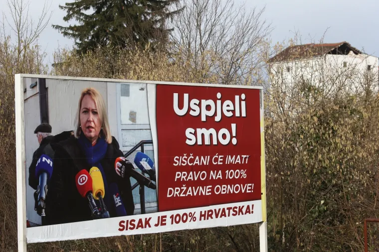 Sisak i okolica osvanuli s desetak jumbo plakata s gradonačelnicom: 'Uspjeli smo! Siščani će imati pravo na 100 posto državne obnove'