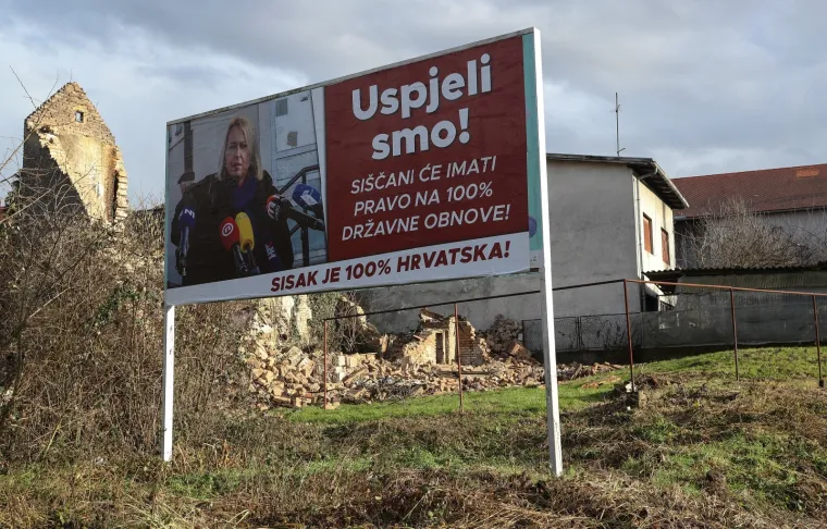 Sisak i okolica osvanuli s desetak jumbo plakata s gradonačelnicom: 'Uspjeli smo! Siščani će imati pravo na 100 posto državne obnove'