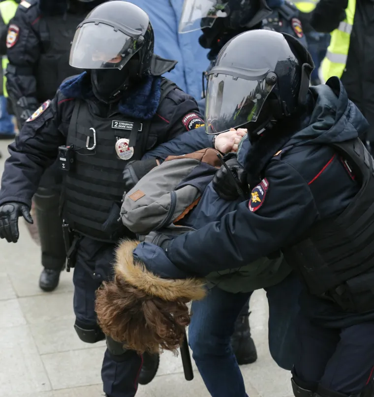 Kaos u Moskvi i diljem Rusije: Policija privela mno&scaron;tvo prosvjednika