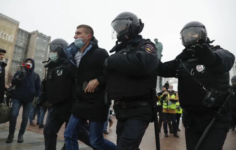 Kaos u Moskvi i diljem Rusije: Policija privela mno&scaron;tvo prosvjednika