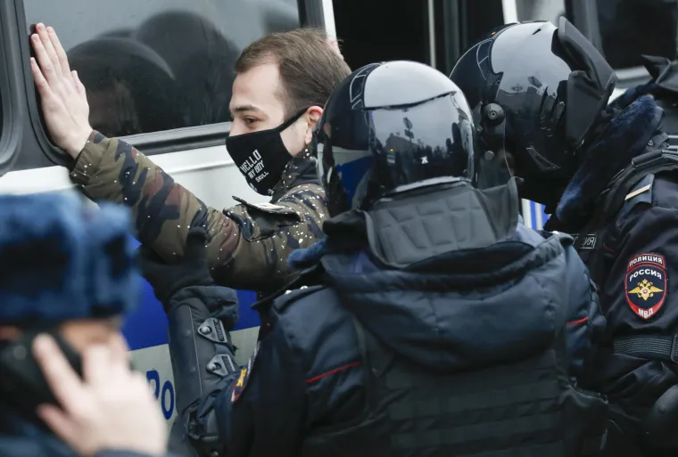 Kaos u Moskvi i diljem Rusije: Policija privela mno&scaron;tvo prosvjednika