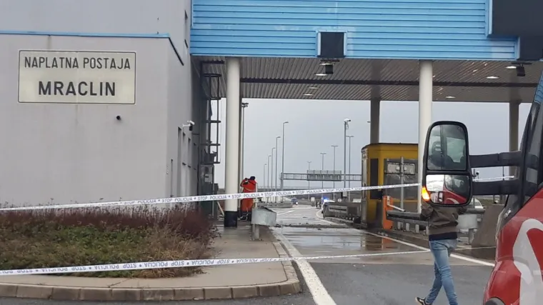 Stravična nesreća na autocesti za Sisak: Vozač jurio u BMW-u, zabio se u naplatnu kućicu i usmrtio djelatnika HAC-a