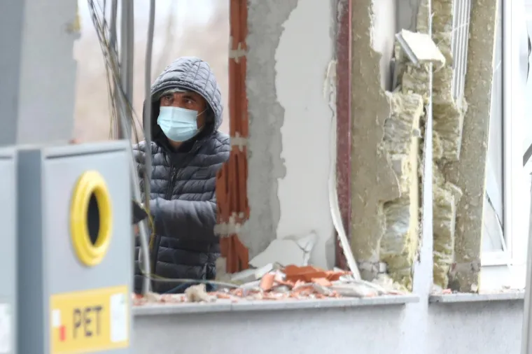 [FOTO] PRIZORI UŽASA KOD VELIKE GORICE: Pogledajte najnovije fotografije s mjesta na kojem je vozač BMW-a usmrtio djelatnika HAC-a