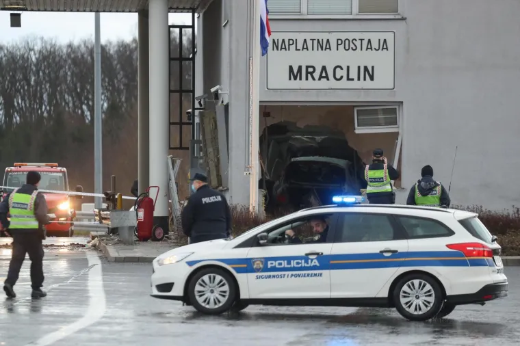 [FOTO] PRIZORI UŽASA KOD VELIKE GORICE: Pogledajte najnovije fotografije s mjesta na kojem je vozač BMW-a usmrtio djelatnika HAC-a