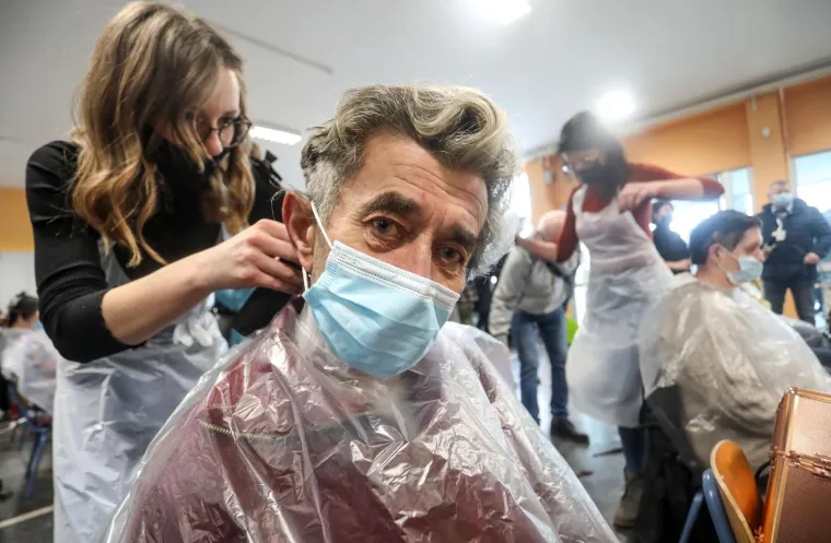 Lijepa gesta: Frizeri iz svih krajeva Hrvatske &scaron;i&scaron;ali stanovnike Gline i okolnih krajeva