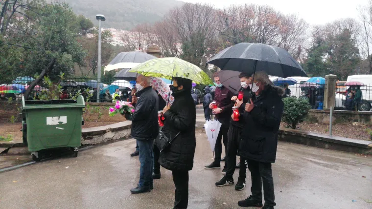 Miran prosvjed u Dubroniku kao podr&scaron;ka Matku Klariću, načelniku koji je optužen za seksualno uznemiravanje