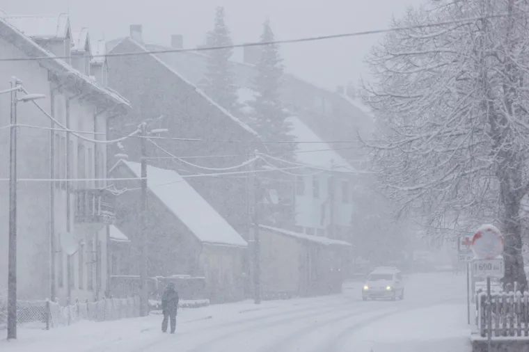 Snježna idila u Hrvatskoj! Snijeg pada od zadarskog zaleđa do Medvednice