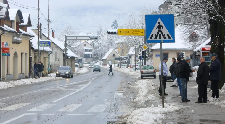 Snježna idila u Hrvatskoj! Snijeg pada od zadarskog zaleđa do Medvednice