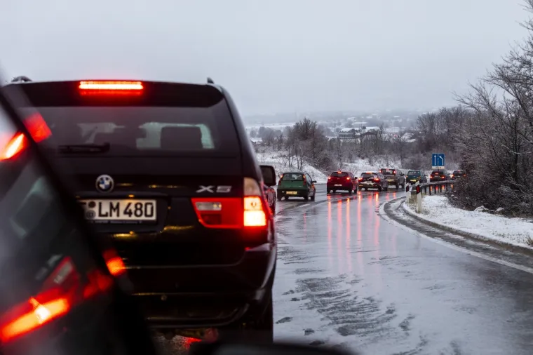 FANTASTIČAN POGLED S BRDA IZNAD SUTINE: Snijeg zabijelio veći dio Dalmatinske zagore