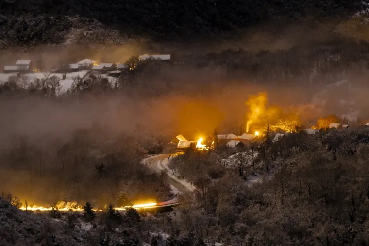 FANTASTIČAN POGLED S BRDA IZNAD SUTINE: Snijeg zabijelio veći dio Dalmatinske zagore