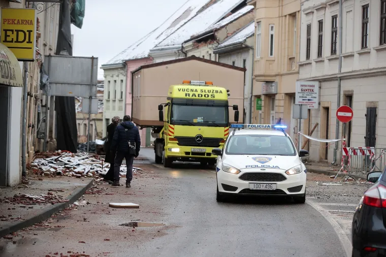 Pogledajte tugu od razorenog centra Petrinje koji je okovan je ledom i snijegom
