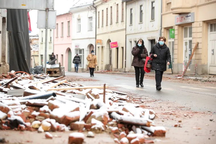 Pogledajte tugu od razorenog centra Petrinje koji je okovan je ledom i snijegom