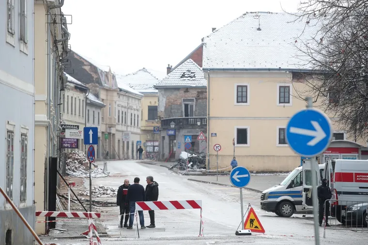 Pogledajte tugu od razorenog centra Petrinje koji je okovan je ledom i snijegom
