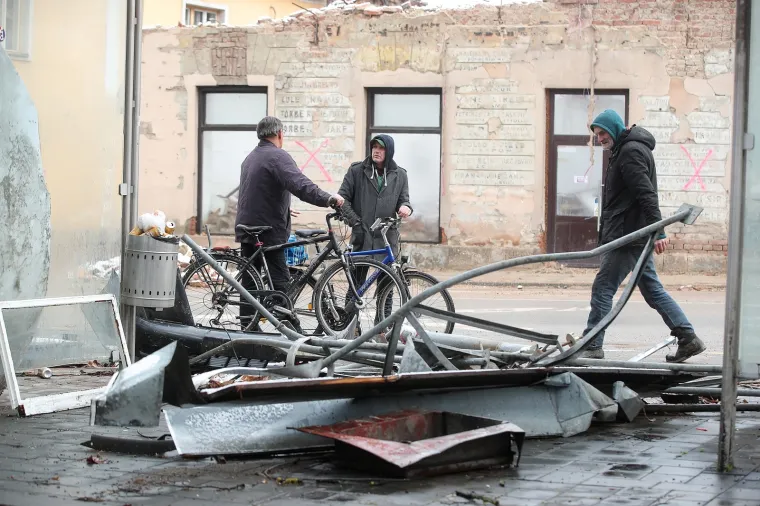 Pogledajte tugu od razorenog centra Petrinje koji je okovan je ledom i snijegom