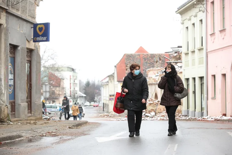 Pogledajte tugu od razorenog centra Petrinje koji je okovan je ledom i snijegom